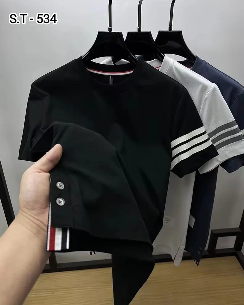 Premium T-Shirt – Effortless Style, Modern Comfort