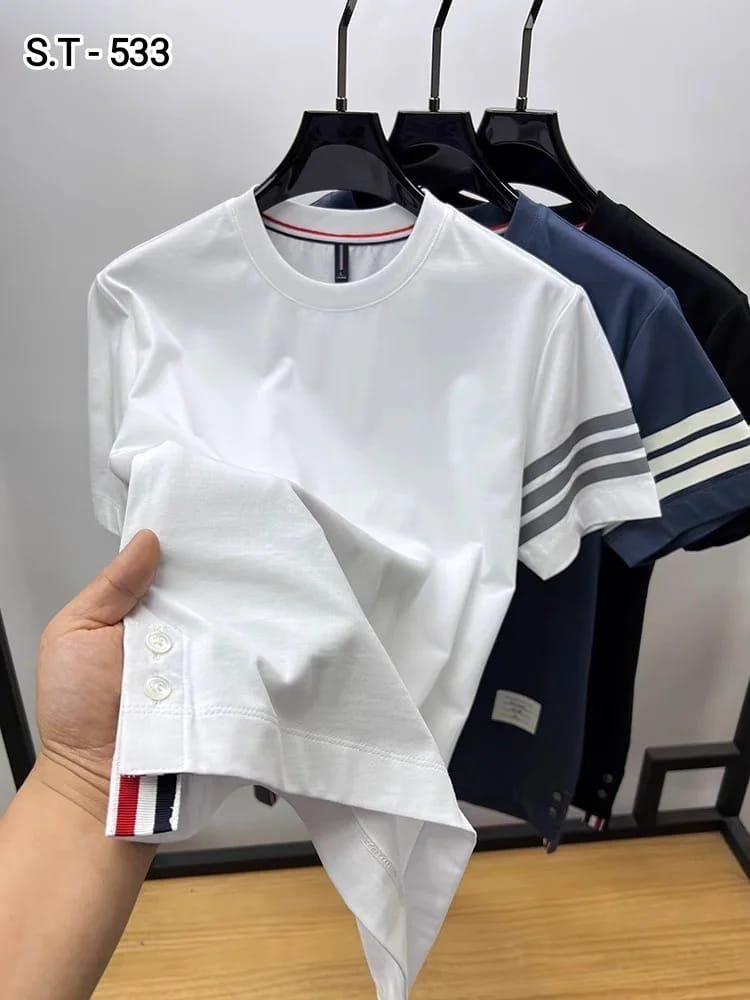 Premium T-Shirt – Effortless Style, Modern Comfort