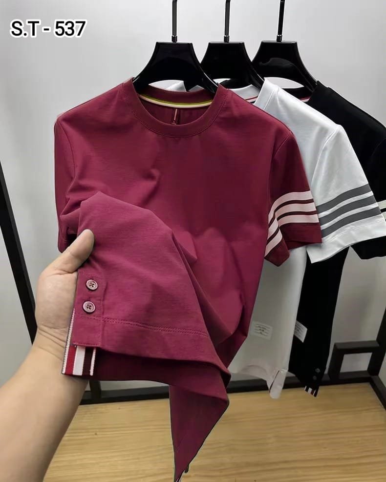 Premium T-Shirt – Effortless Style, Modern Comfort